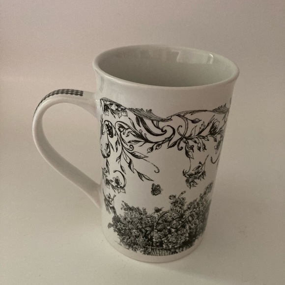 Lady Jayne Ltd Mug with Floral Design - Picture 4 of 10